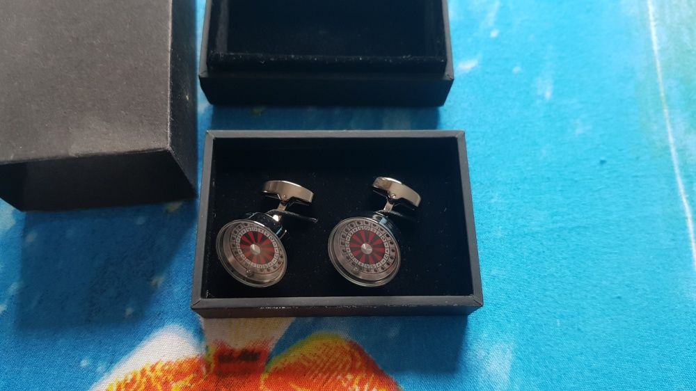 Butoni camasa model ruletă