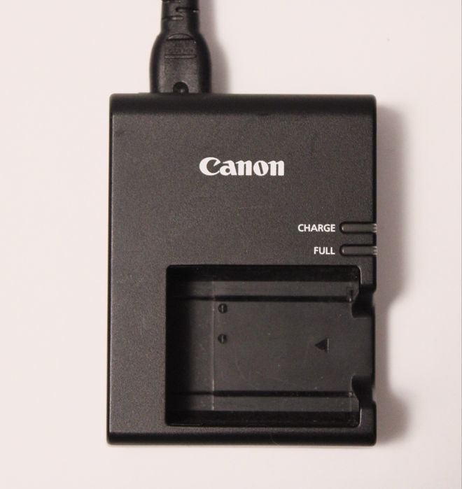 aparat foto canon 4000D EOS kit aparat+obiectiv+incarcator