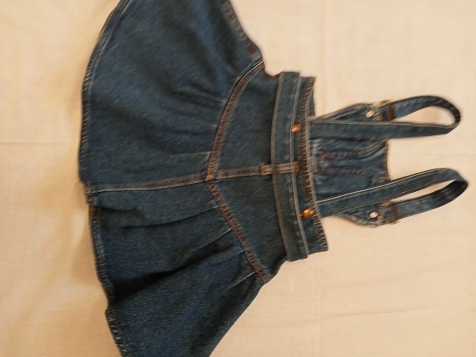Продам детскую джинсовую юбочку.