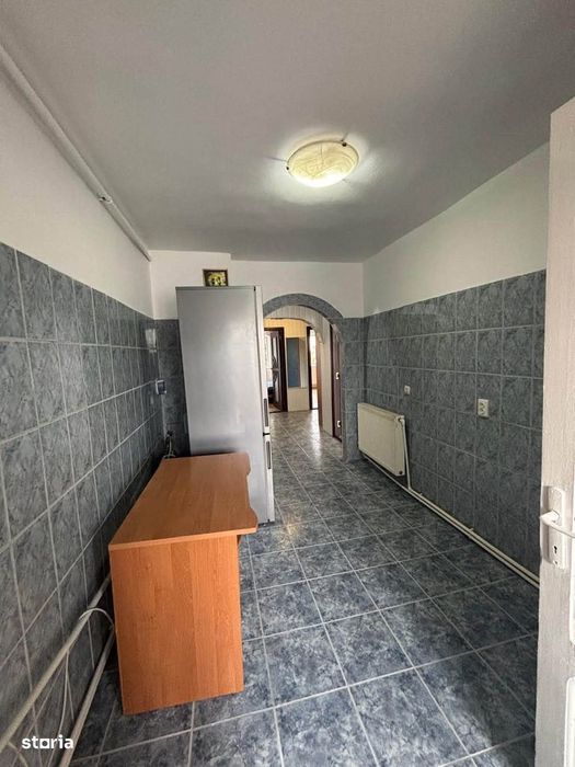 De vanzare apartament decomandat cu 3 camere,2 balcoane,78mp,79900euro