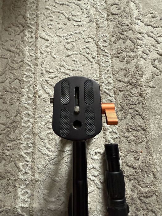 Штатив E-IMAGE, в хорошем состояние