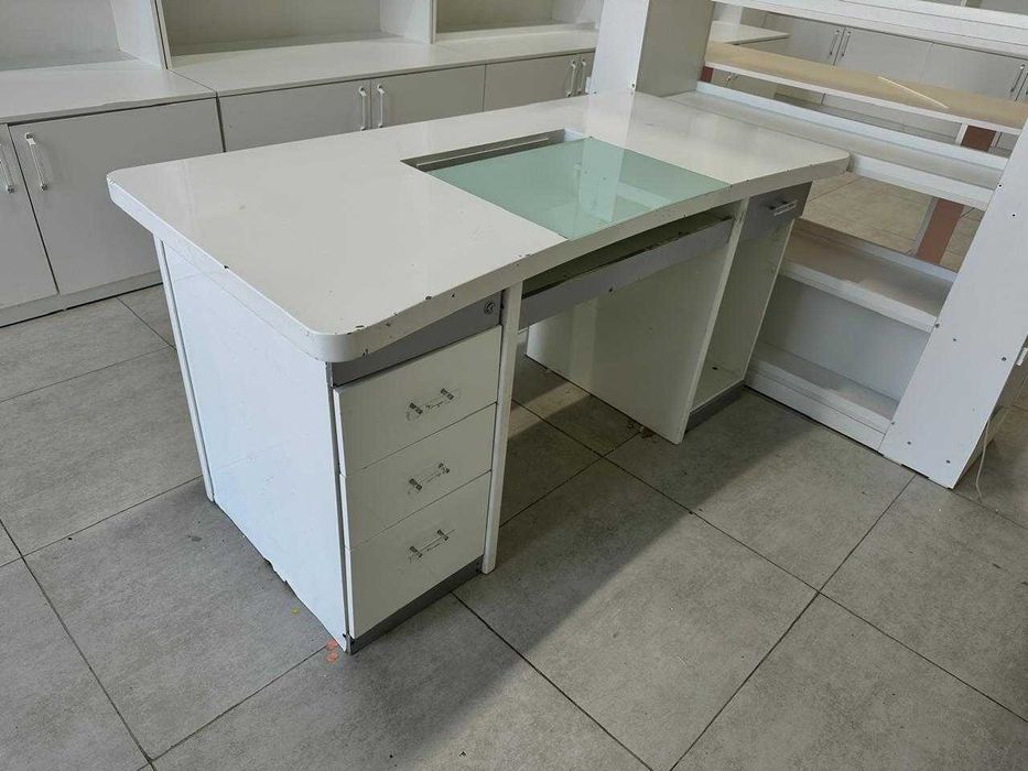 Стол компьютерный