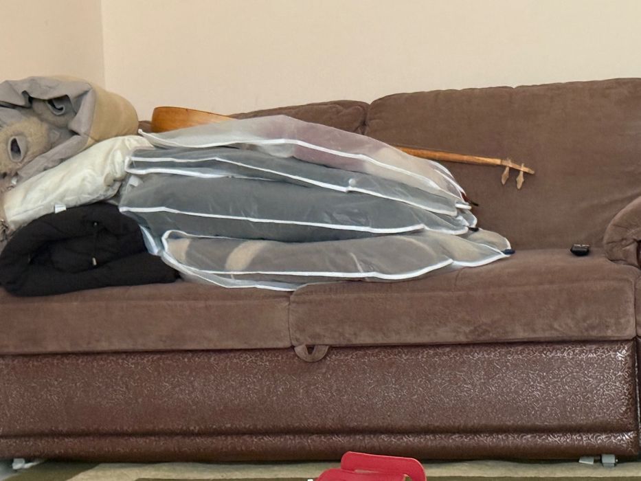 ковер для дома, спальный диван