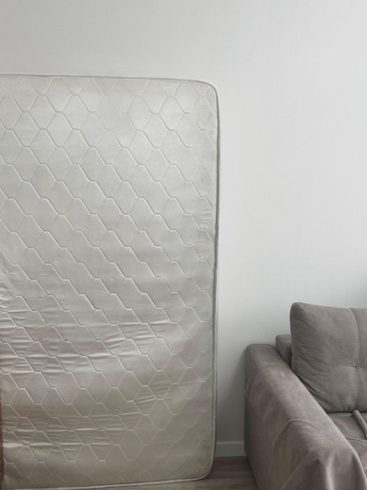 Матрас в хорошем состоянии