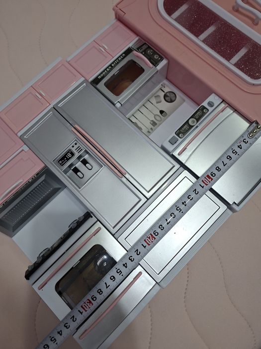 Bucătărie și dulap  fetiță