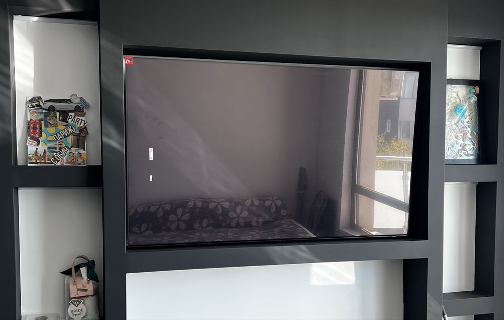 Телевизор Samsung 65 инча