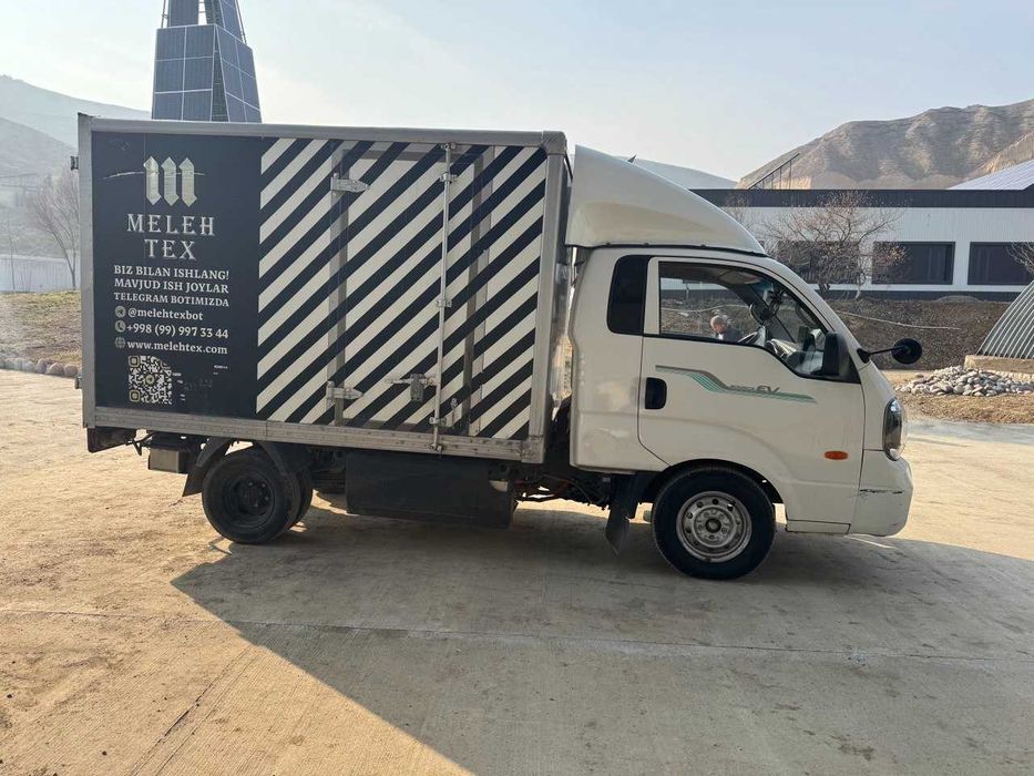 KIA bongo ev белого цвета (электрический)