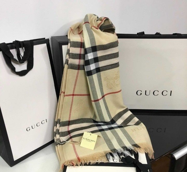 Esaefa/sal unisex  Burbbery,logo brodat, super calitate