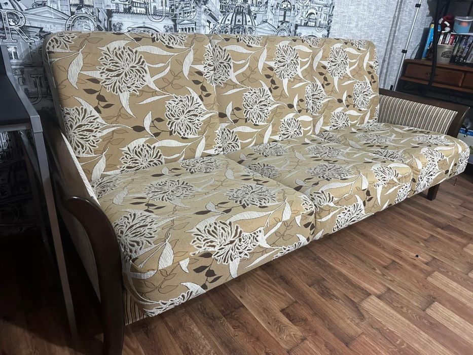 Продается диван 1,8 м раскладной
