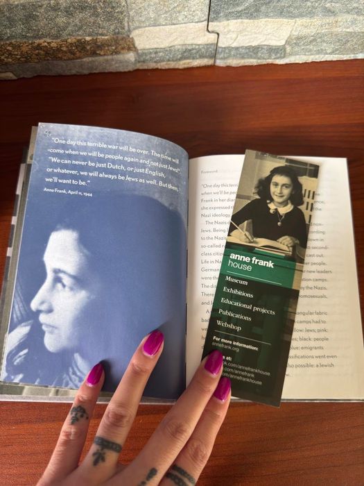 Дневниците на Ане Франк на англииски език