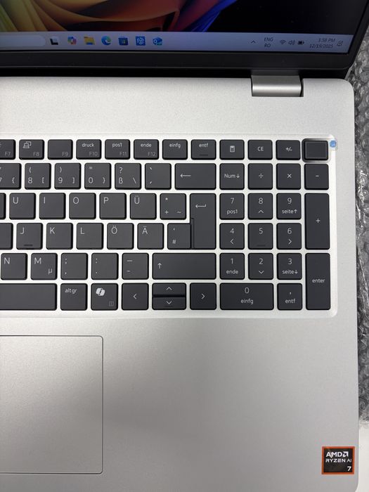 Laptop Dell Pro 16 PC16255 nou model 2025