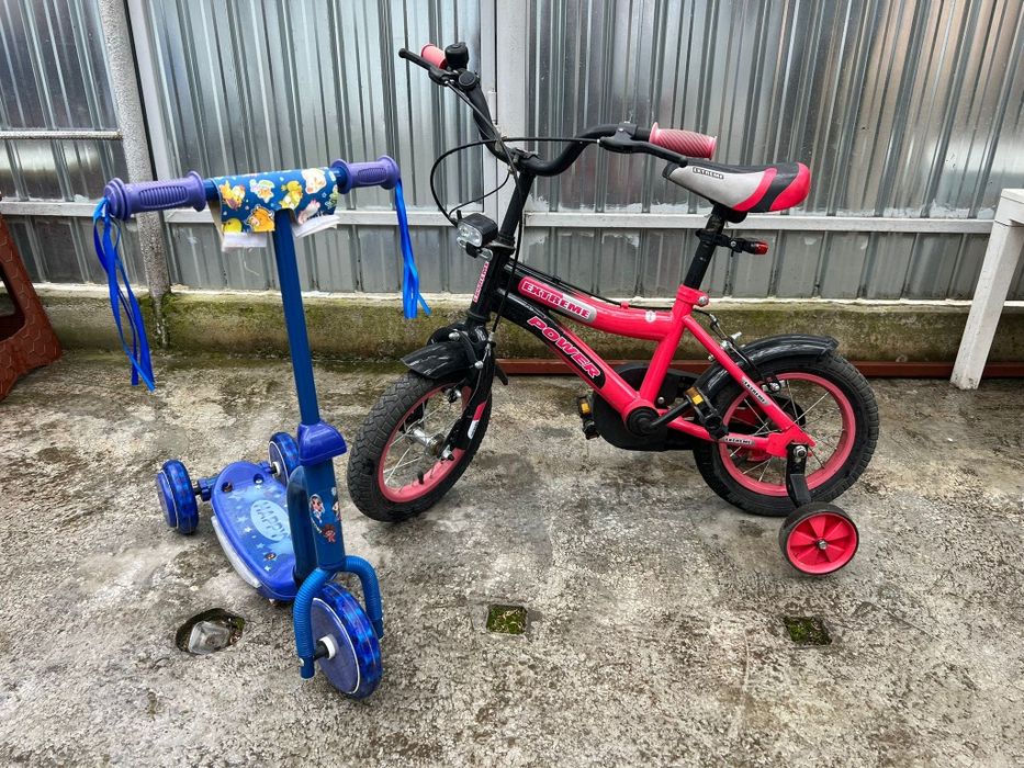 Vând bicicleta copii+ cadou