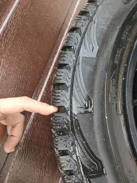 Продам зимние шины с дисками