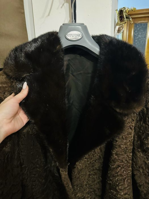Blana Astrahan cu guler din blana de Nurca