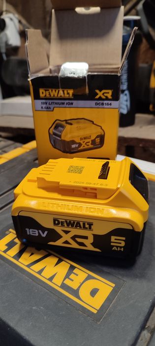 DeWalt  DCB 184  аккумулятор