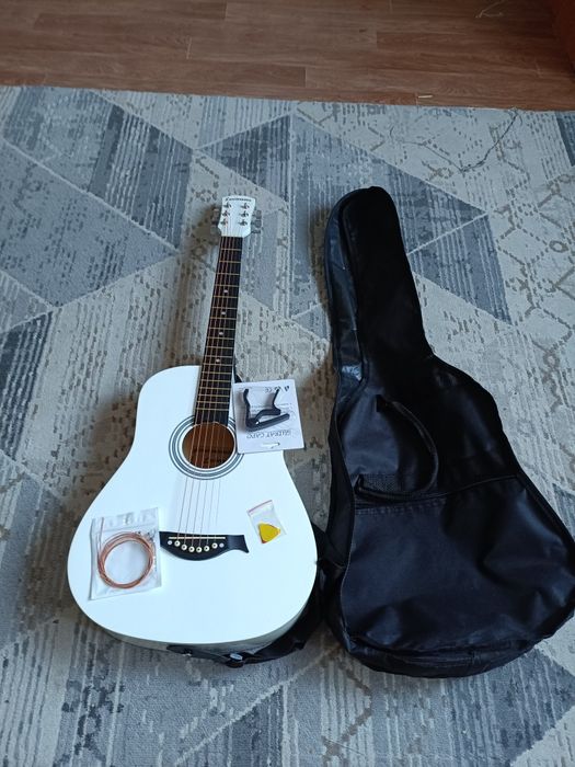 Продам гитару бу за 50000