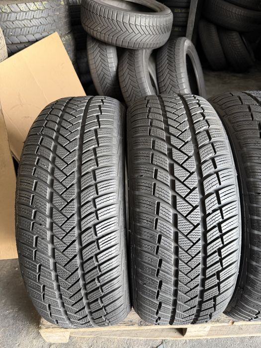 4 anvelope iarna ca NOI 225/55/17 , Vredestein , 7.9 mm , DOT 2023 !