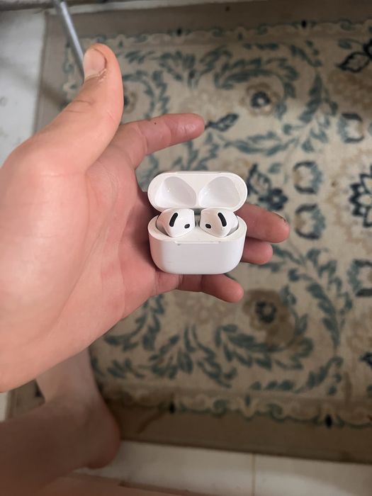 De vânzare Airpods 4