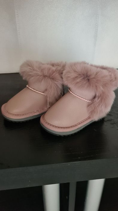 Продам детские новые угги