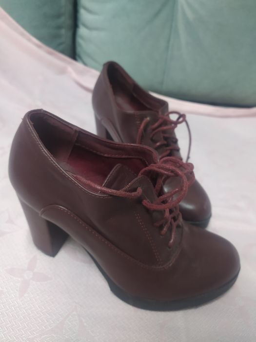 Бордовые кожаные ботильоны