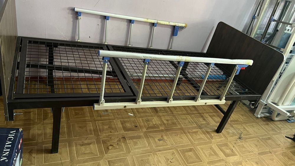 Медецинская кровать