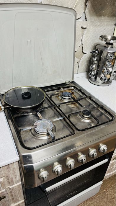 Продам газовую плиту