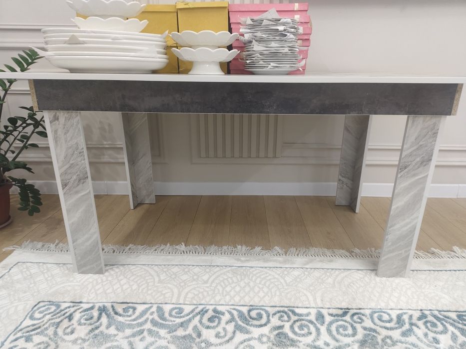 Столы новые  полтора метра