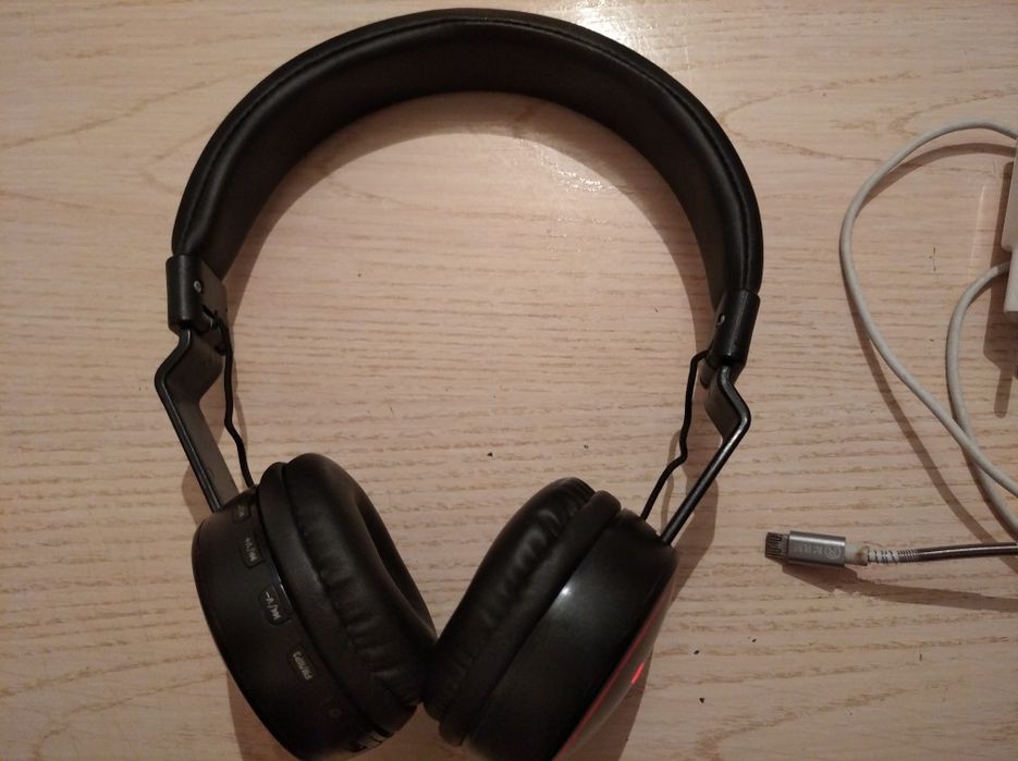 Продам наушник без проводной