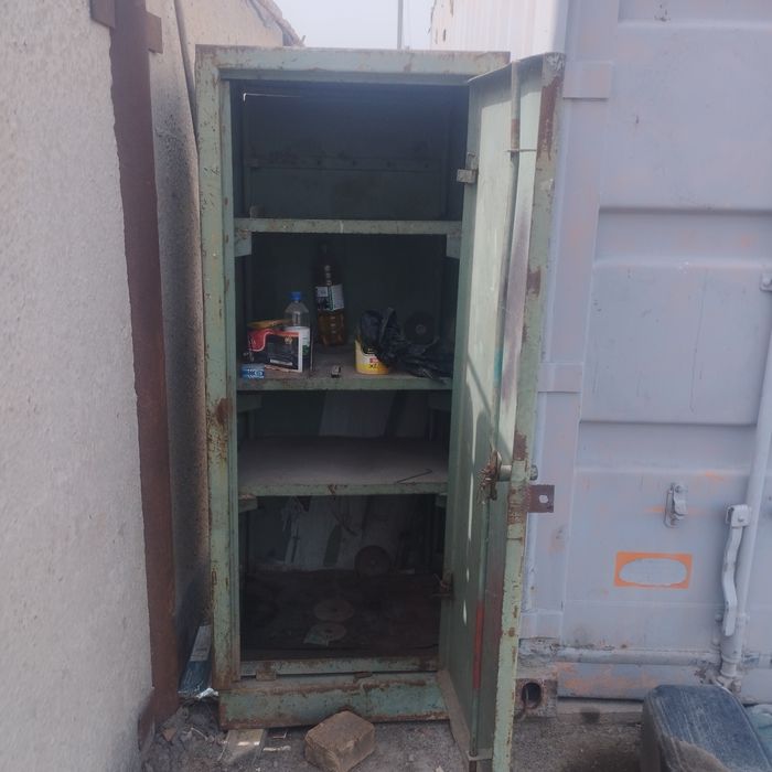 Металлические сейф