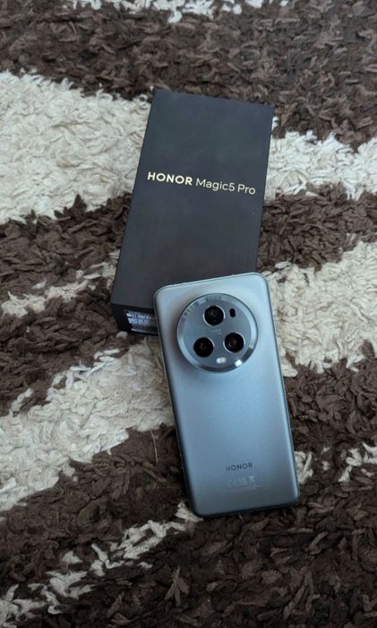 Honor Magic 5 pro,  cutie, factura, garanție. Impecabil.