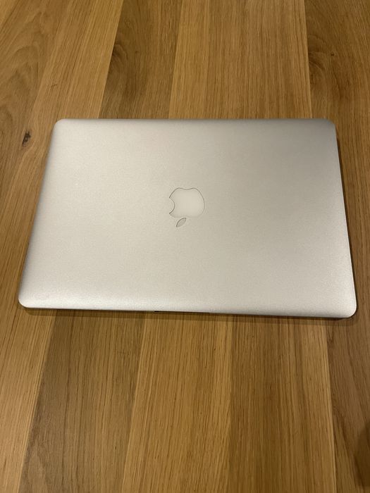 Laptop MacBook Air 13" Early 2015 – i7, 8GB RAM, 256GB SSD
