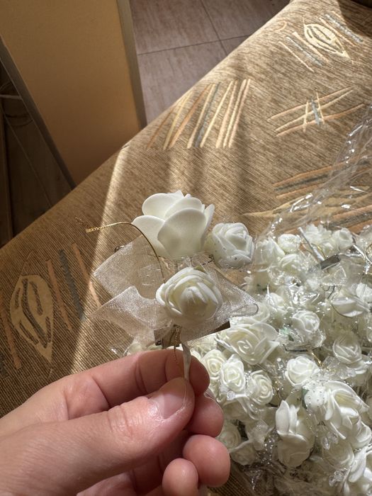 Лилави бутониери и комплект вратовръзка кърпичка и маншетни копчета