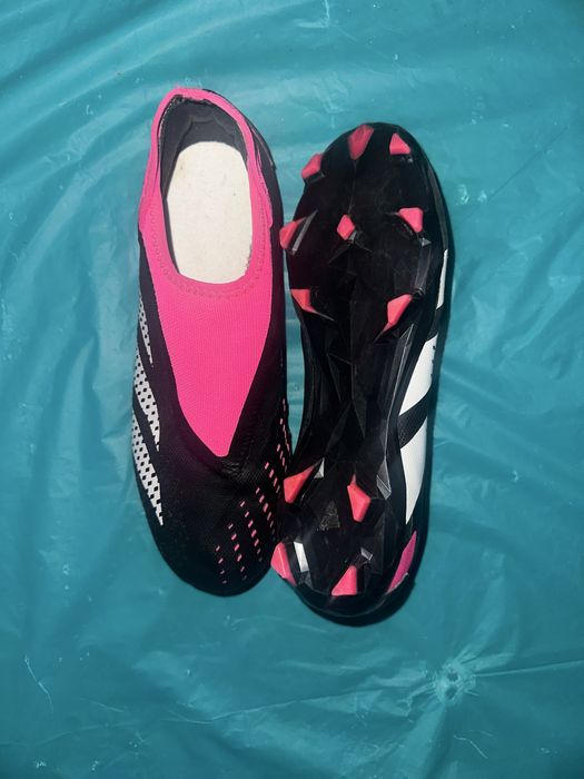 Футболни бутонки addidas predator 44 номер