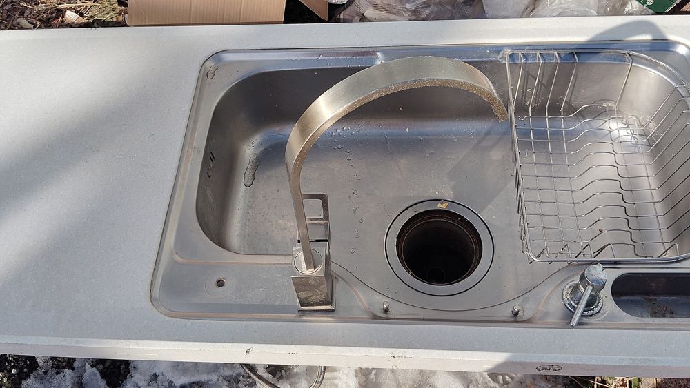 Продам мойку и кран б/у на кухню