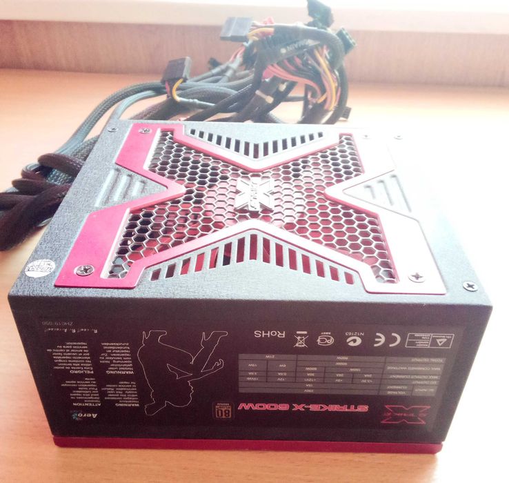 Продам! блок питания: Aerocool