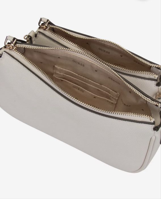 Чанта Guess.