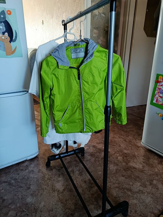 Вешалка для одежды, этажерка