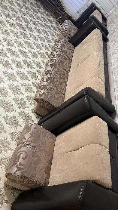 Продам диван+ два кресла