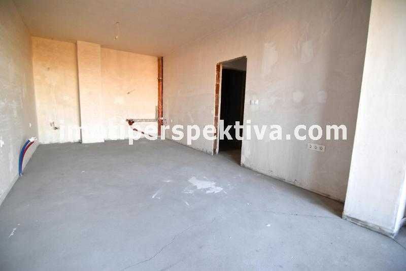 Продава се Тристаен апартамент в Пловдив, Тракия - 97 кв.м за 683 €/кв.м - Снимка #1