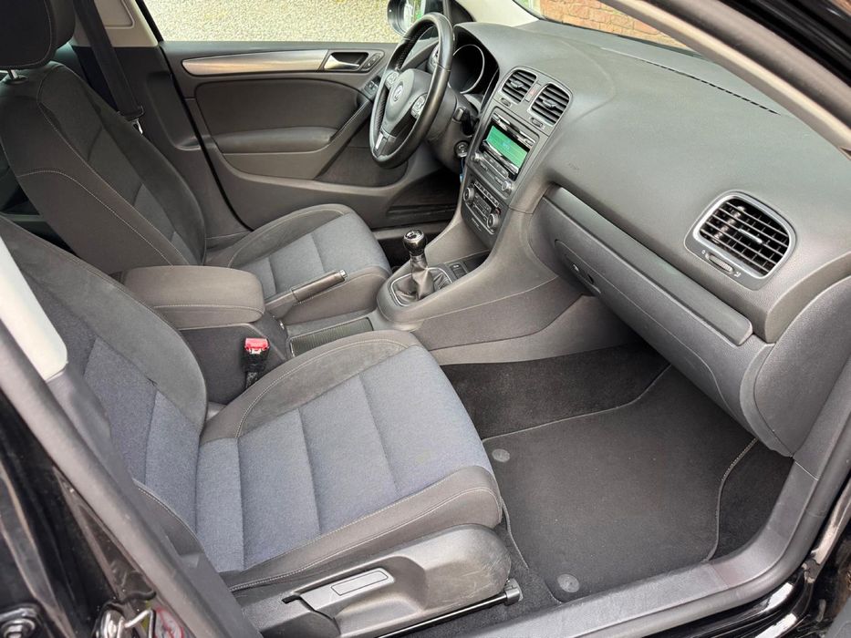 VW Golf  6  model 2012  benzina Stayl  150000 km reali !!! Cliamtronic senzori  alcantara