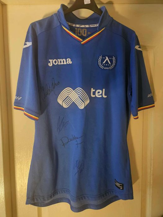 Фланелки на Левски