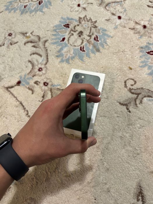 айфон 13.         .