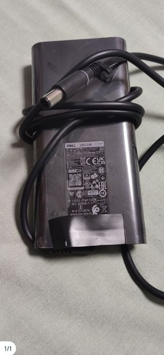 Оригинални Dell зарядни + Dock WD15 (USB-C, 90W / 130W / 180W / 240W)