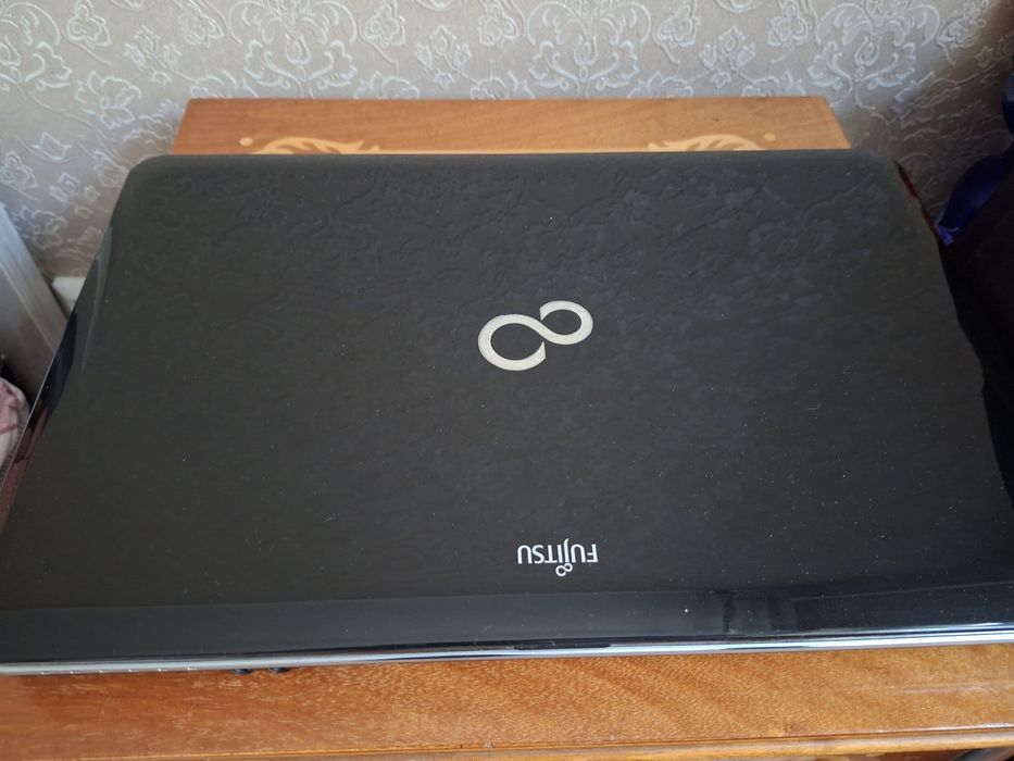 Продам ноутбук "fujitsu"