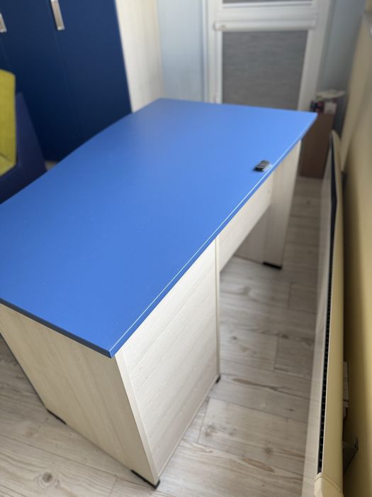 Детско бюро ПДЧ в син и светъл дървесен нюанс