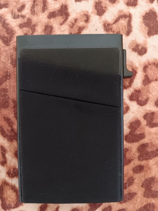 Портфейл за изкачащи карти