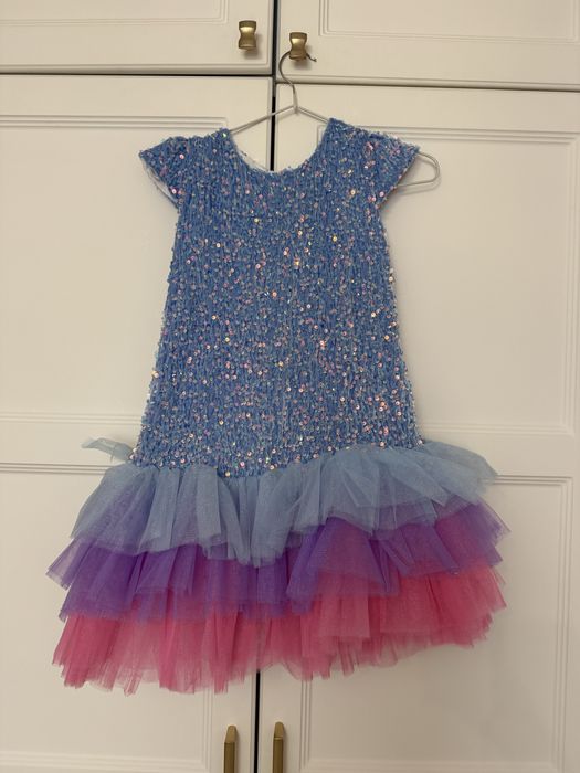 Платье на девочку нарядное