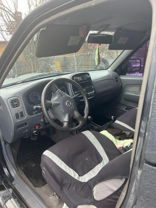 Vând Nissan Navara 2.5 diesel