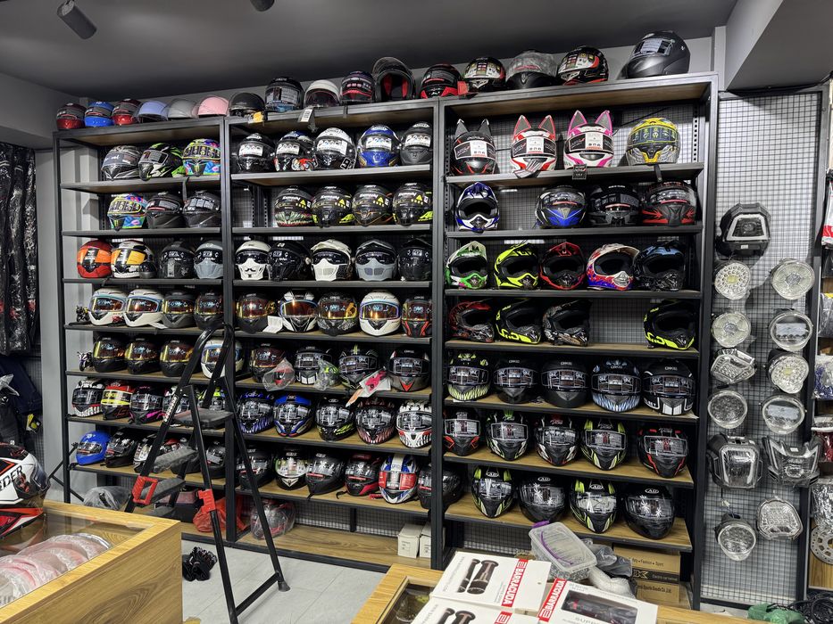 Har hil o’lchamdagi Kaska, Visor va Niqoblar