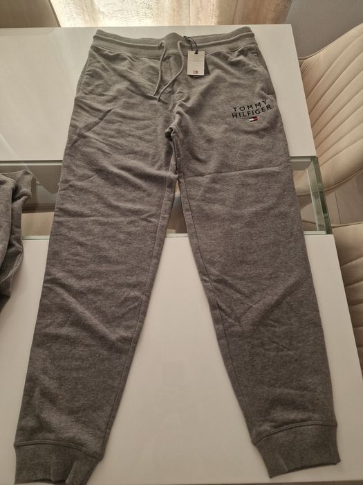 Imbracaminte Tommy Hilfiger originala